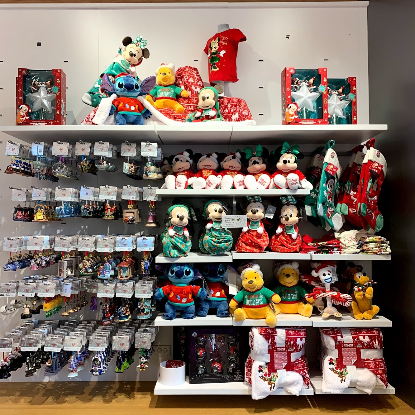 Christmas Merch Has Hit the Disney Stores! ⋆ Disney Dopamine