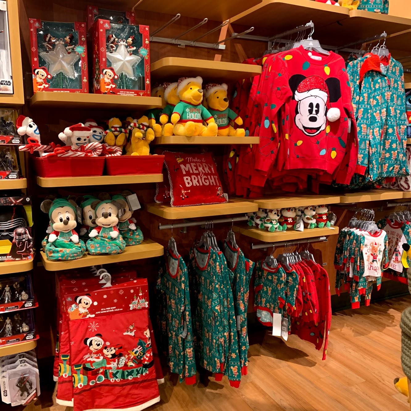 Christmas Merch Has Hit the Disney Stores! ⋆ Disney Dopamine