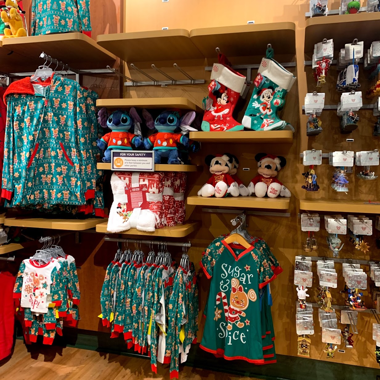 Christmas Merch Has Hit the Disney Stores! ⋆ Disney Dopamine